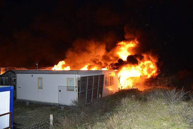 2016/25/20160118-20u16 GB 027 Grote brand Zeeweg.jpg